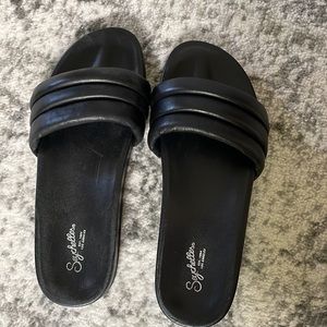 Seychelles "LOW KEY" Black Leather Puff Slides - Size 11